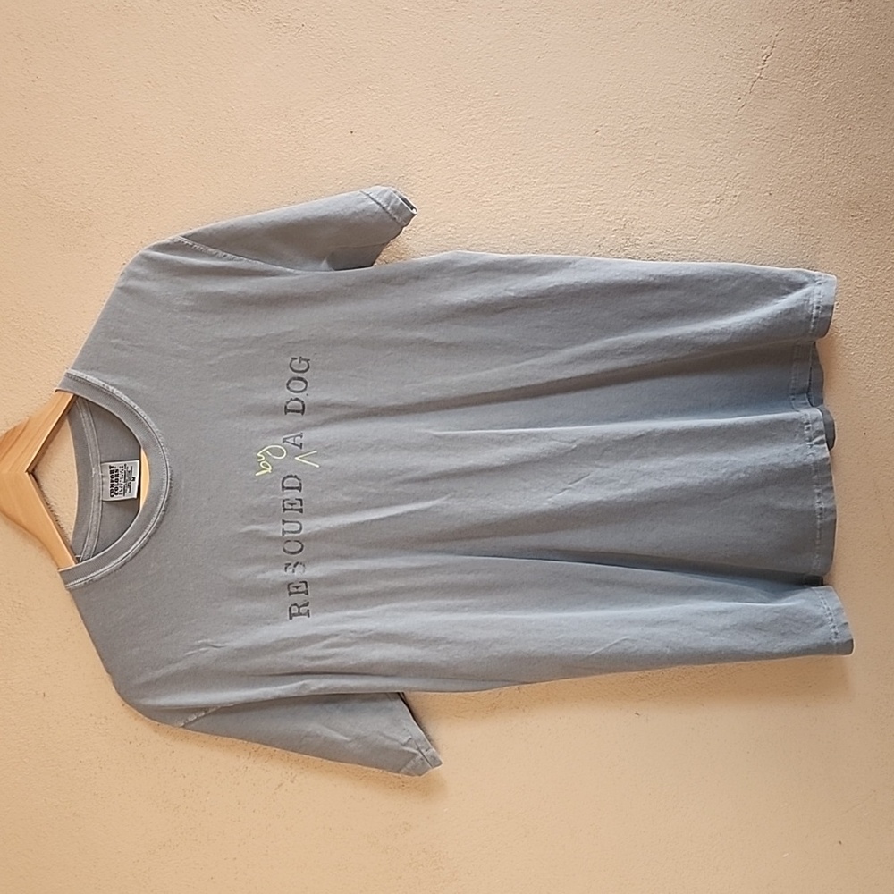 RESCUED BY A DOG Tee M Gray Dog Lover Shirt Rescue Puppy Dog Mom Dad Gift - Picture 8 of 9